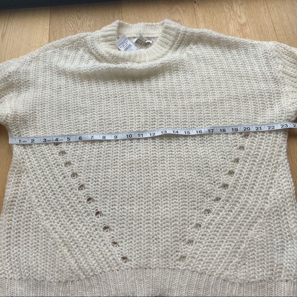 NWT AEO Oversized Slouchy Sweater OFF  WHITE - XS - Picture 8 of 11